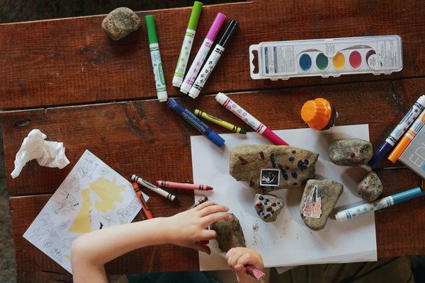Quelles sont les formations scolaires dispensées par les écoles maternelles privées à Paris ?