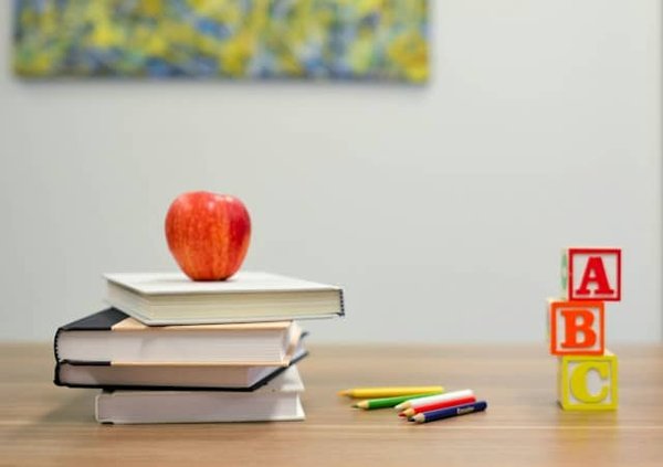 Restez Connecté à l'Actualité Éducative: Communautés en Ligne et Autres Ressources