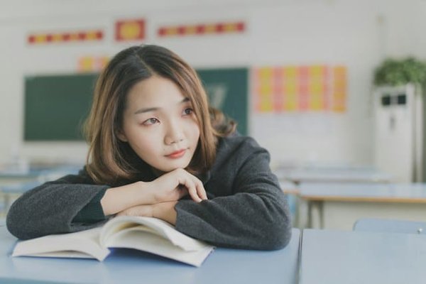 Voyager pour Apprendre : Les Bénéfices Culturels et Pédagogiques Incommensurables des Voyages Scolaires